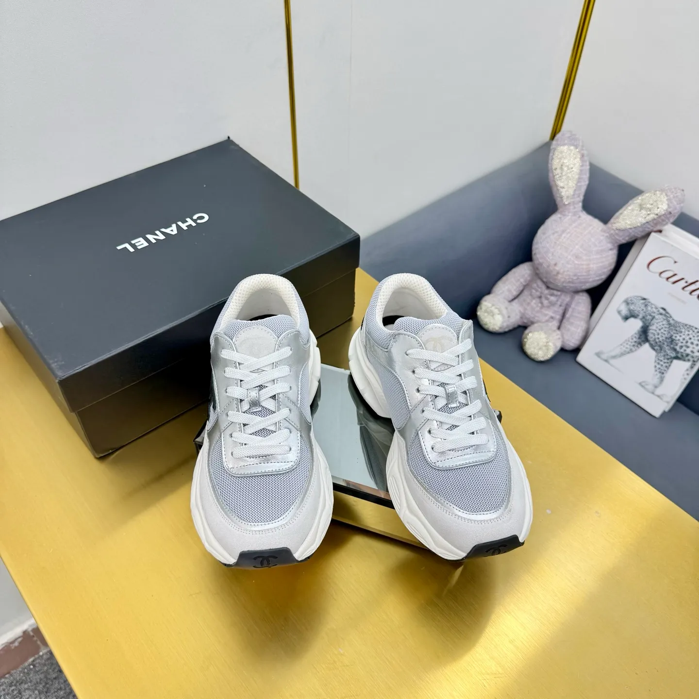 p700🐮🐮Upgraded version, upgraded version, upgraded version! No rebuttal accepted! ! ! ! Chanel Chanel dad shoes, couples' model for men and women - 2025 top casual sneakers in the counter. This classic design; the upper is electro-embroidered with various techniques; ❷The inner lining is made of: original Yangli + net ❸The outsole is based on: the original TPU combination outsole. The full set of boutique packaging for women 35–41
